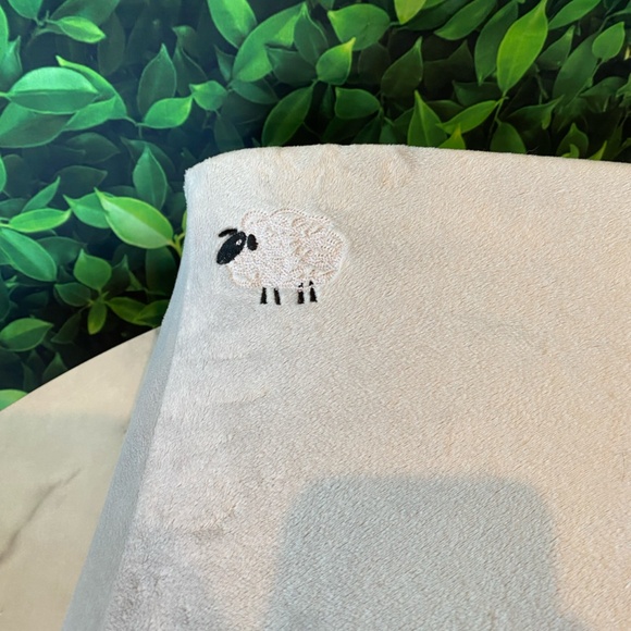 Munchkin Changing Pad and sheep cover - Picture 5 of 8